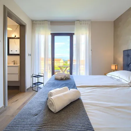 New With Pool, Sea View, Close To A Beautiful - By Traveler Tourist Agency Krk - Id 2407 Krk Town