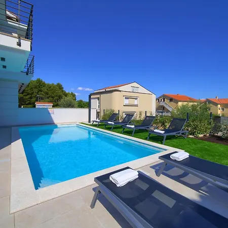 New With Pool, Sea View, Close To A Beautiful - By Traveler Tourist Agency Krk - Id 2407 Krk Town