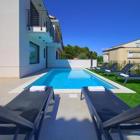 New With Pool, Sea View, Close To A Beautiful - By Traveler Tourist Agency Krk - Id 2407 * Krk Town