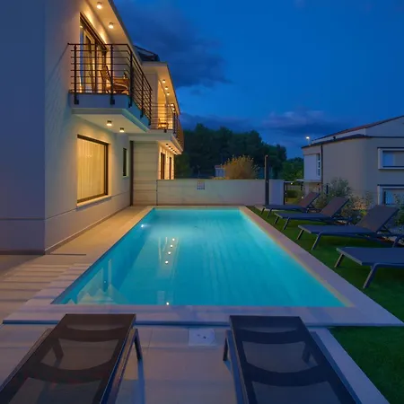 Villa New With Pool, Sea View, Close To A Beautiful - By Traveler Tourist Agency Krk - Id 2407 Krk Town