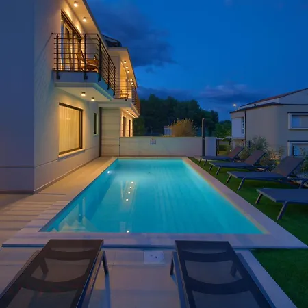 Vila New With Pool, Sea View, Close To A Beautiful - By Traveler Tourist Agency Krk - Id 2407 Krk Town