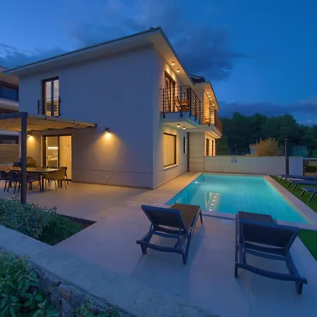 Villa New With Pool, Sea View, Close To A Beautiful - By Traveler Tourist Agency Krk - Id 2407 Krk Town