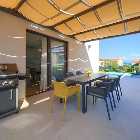 Villa New With Pool, Sea View, Close To A Beautiful - By Traveler Tourist Agency Krk - Id 2407