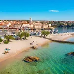 别墅 New With Pool, Sea View, Close To A Beautiful - By Traveler Tourist Agency Krk - Id 2407